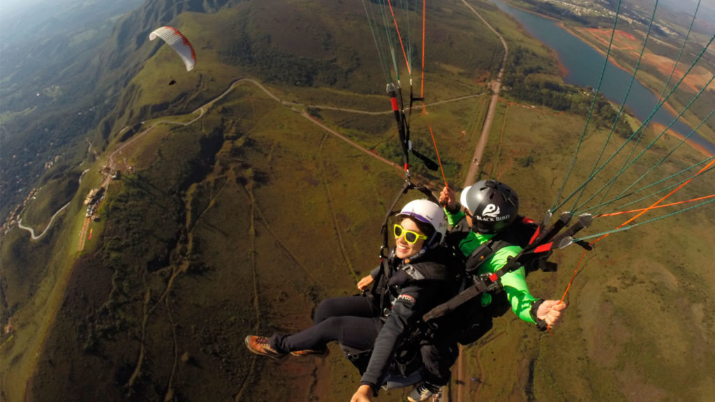 Voo duplo de Parapente (Paraglider). Serra da Moeda - Topo do Mundo - Bh - Belo Horizonte